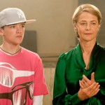 Eddie (GEORGE SAMPSON) mit Tanzlehrerin Helena (CHARLOTTE RAMPLING)